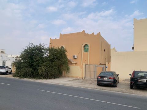 للبيع فيلا منطقة الخور