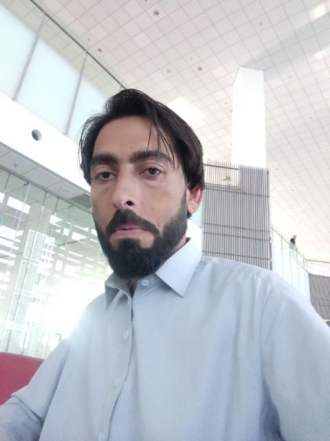 اسمي ماجد شاه أعيش