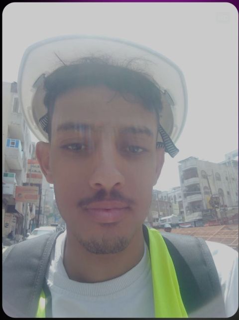 مهندس مدني خريج لي