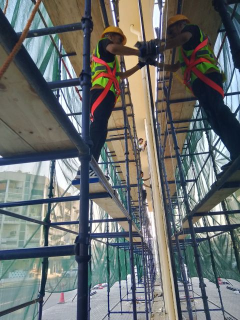 متاح صنايعي سقالات. لدى