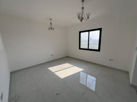 استوديو للإيجار السنوي في