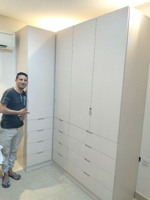 Experienced bedroom carpenter with