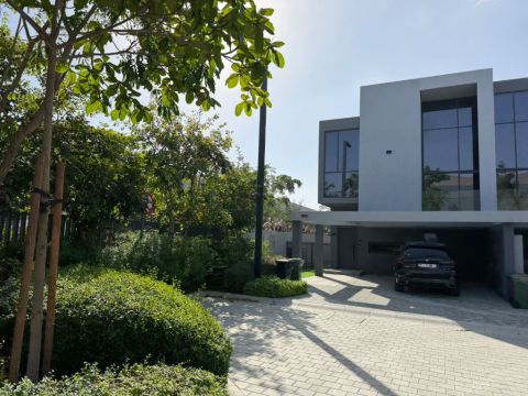 تاون هاوس كورنر للإيجار