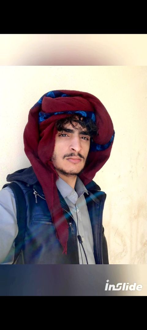 عمال ملابس وبيع وشراء