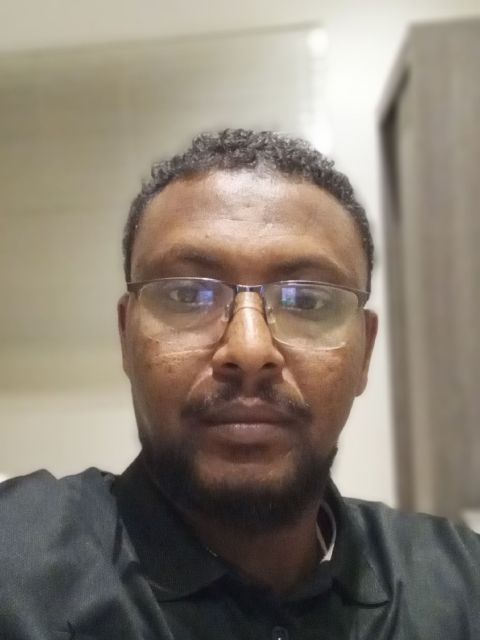 سوداني خريج جامعي 33