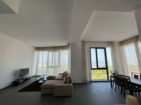 يقع في أحد أفضل