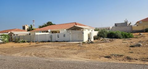 فرص استثمارية للبيع فيلتين