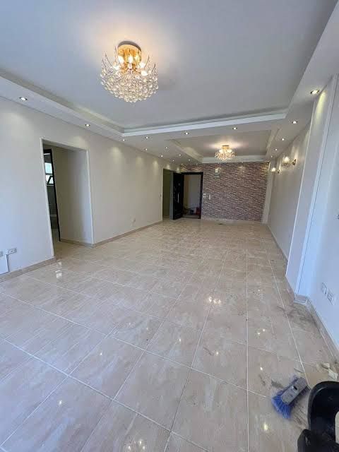 شقة للإيجار بسعرر 10000