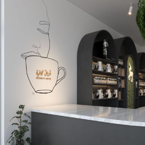 مهندس ديكور وحاصل على