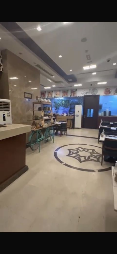 مطعم للبيع على كورنيش