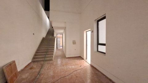 في أبو فطيرة، دور