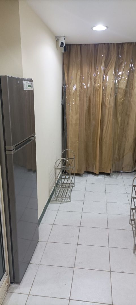 سكن مشترك شباب عرب