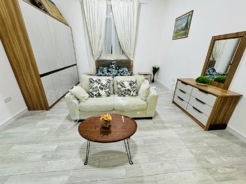 للتواصل 0556420308 استوديو مفروش