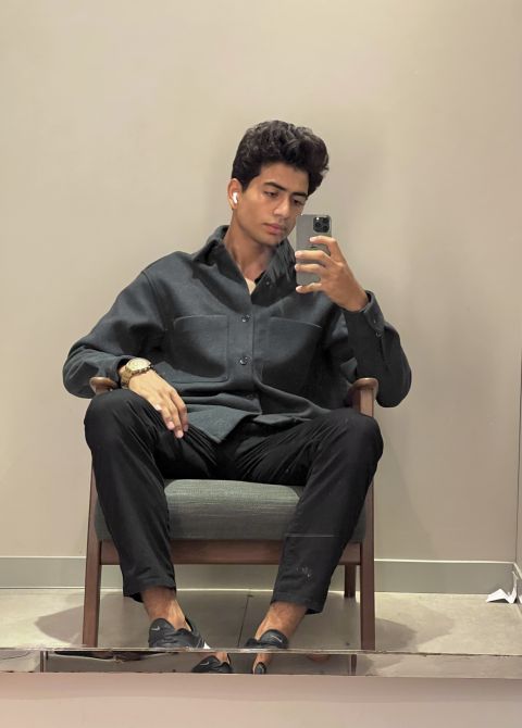 أنا طارق مندوب مبيعات