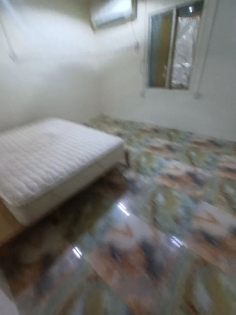 للإيجار بنت هاوس مع