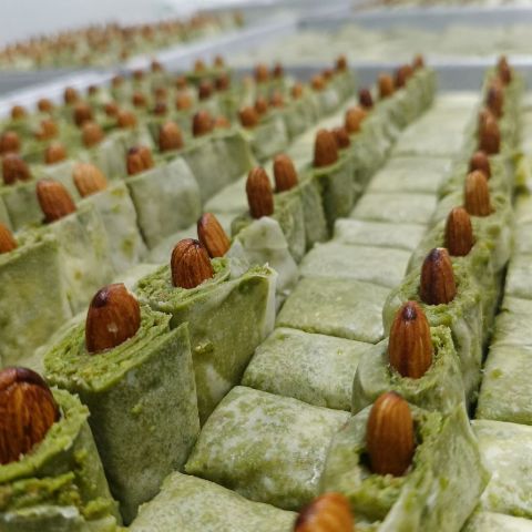 شيف حلويات شرقية ابحث