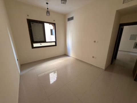 غرفة وصالة ثاني صف