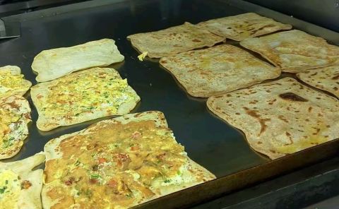 معلم مطبق معصوب عريكئ