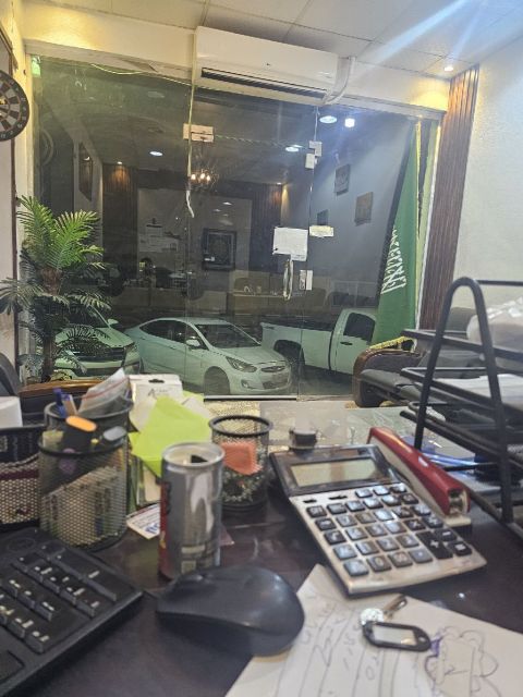 مطلوب موظف للعمل في