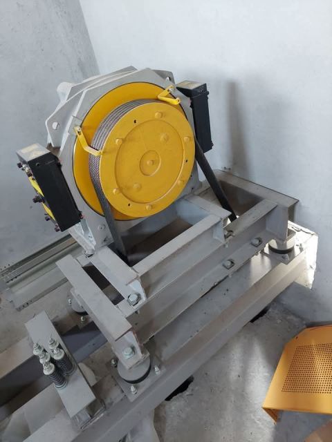 كهربائي مشرف تركبات مشرف