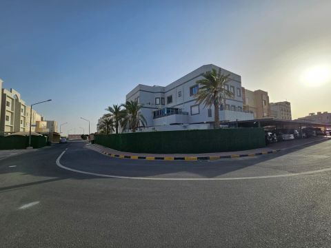 قطعة أرض زاوية مساحتها