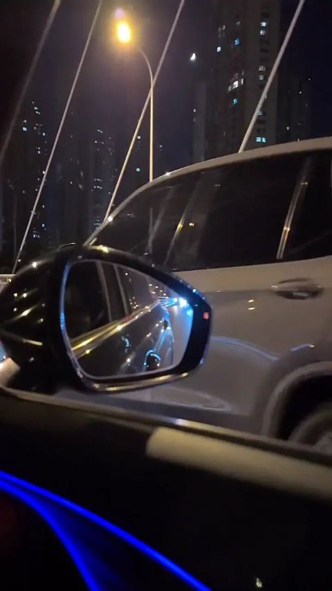 أنا شب معي اقامة