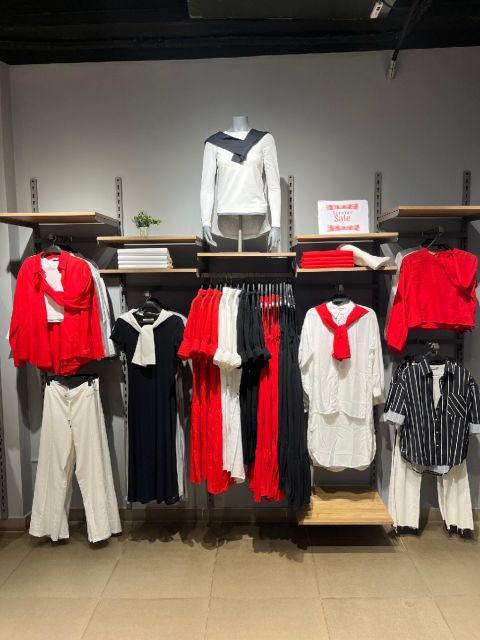 عرض بصري للملابس وعندي