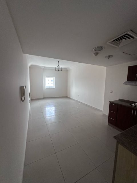 للإيجار في الشارقة استوديو