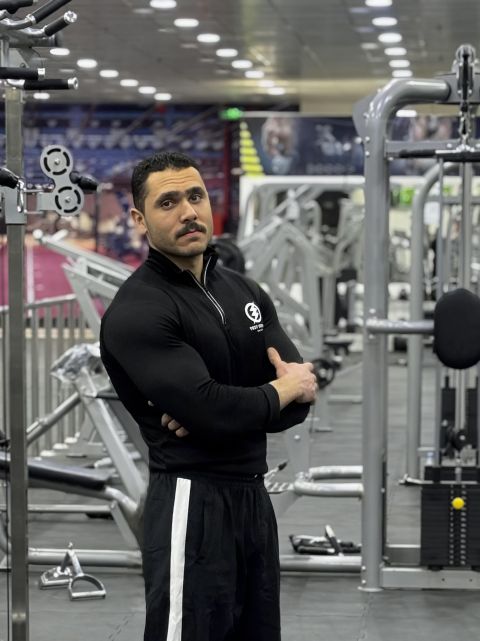 كابتن أحمد خريج بكالوريوس