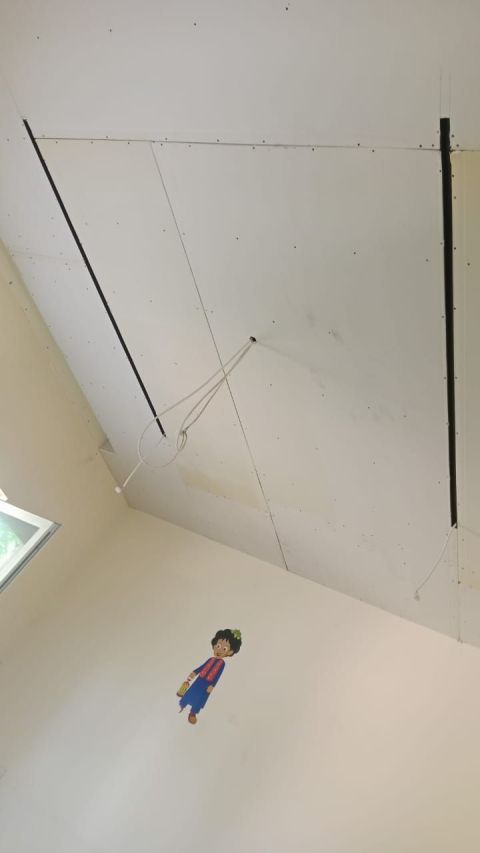 نعمل في تركيب الأسقف