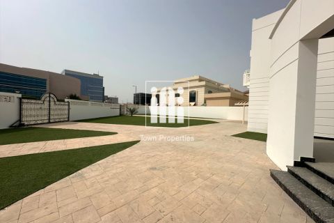 فيلا فاخرة 8 غرف