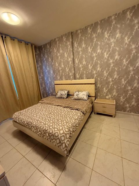 شقة غرفة وصالة -