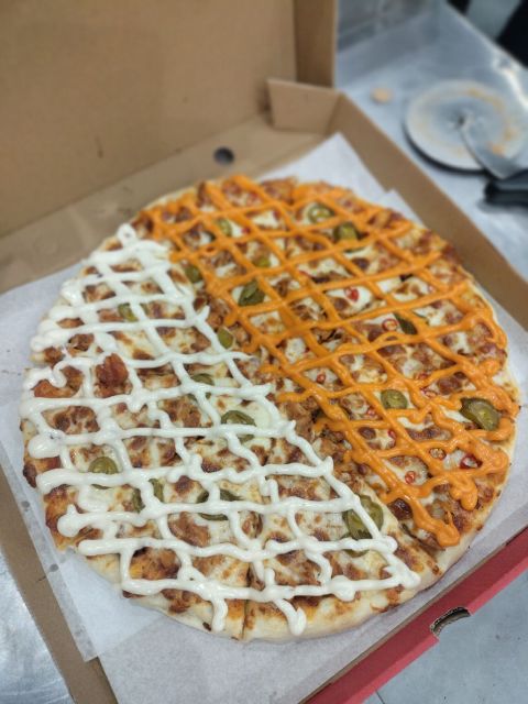 معلم بيتزا ومناقيش وفطائر